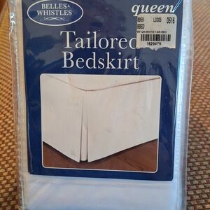 Belles & Whistles White Tailored Platform Queen Size Bedskirt New In Package